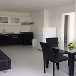 Apto En El Laguito